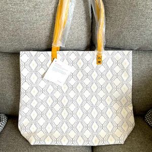 NWT Thirty one around town tote
